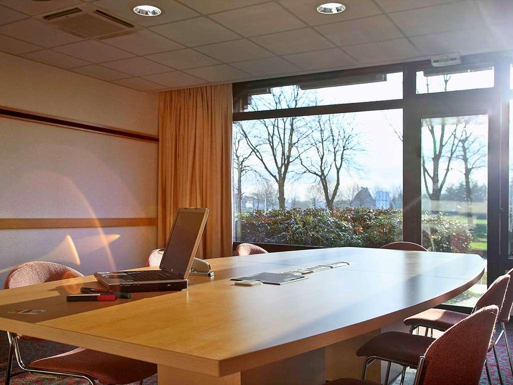 Hotel Ibis Évry-Courcouronnes Amenities foto
