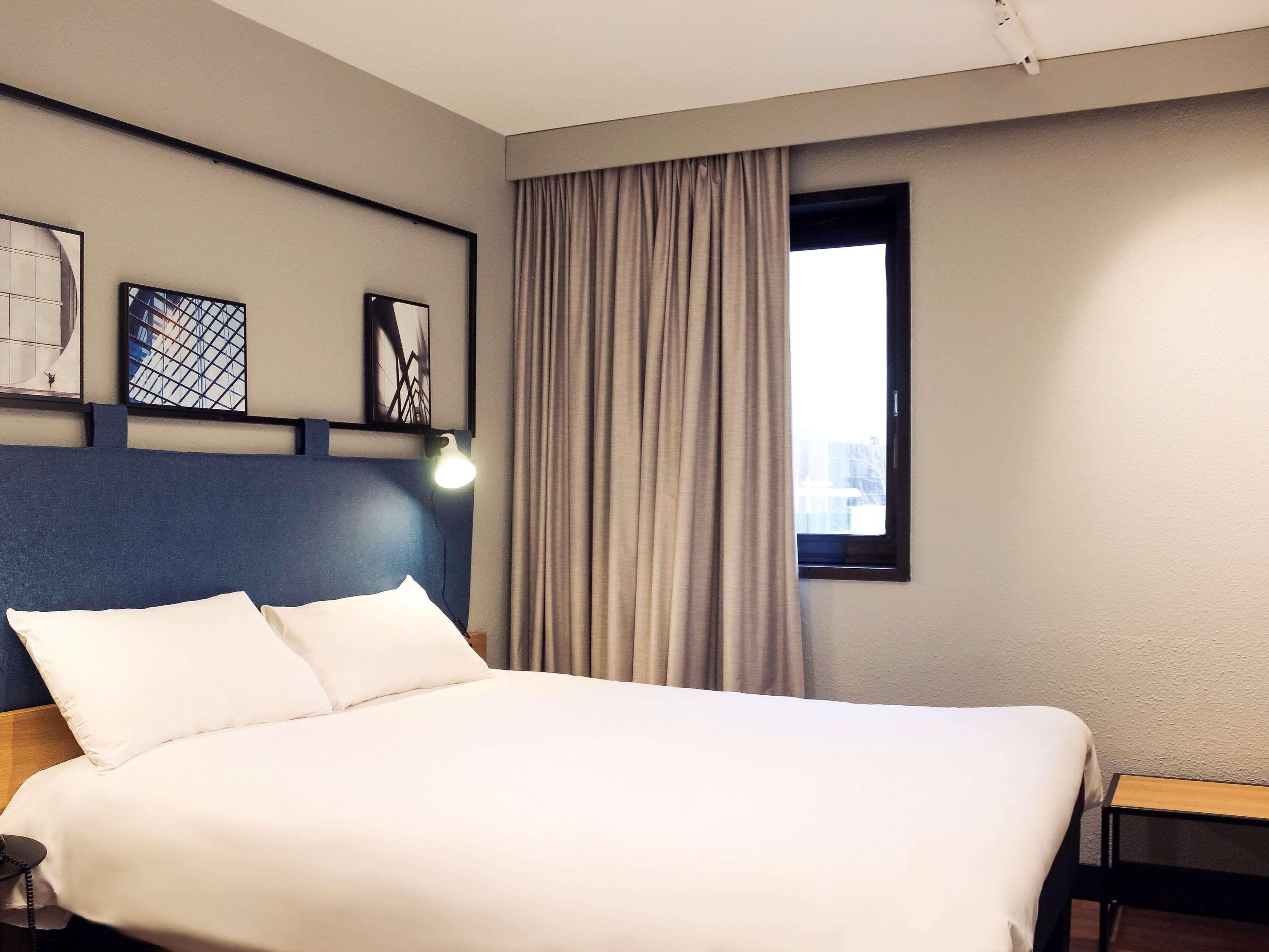 Hotel Ibis Évry-Courcouronnes Esterno foto