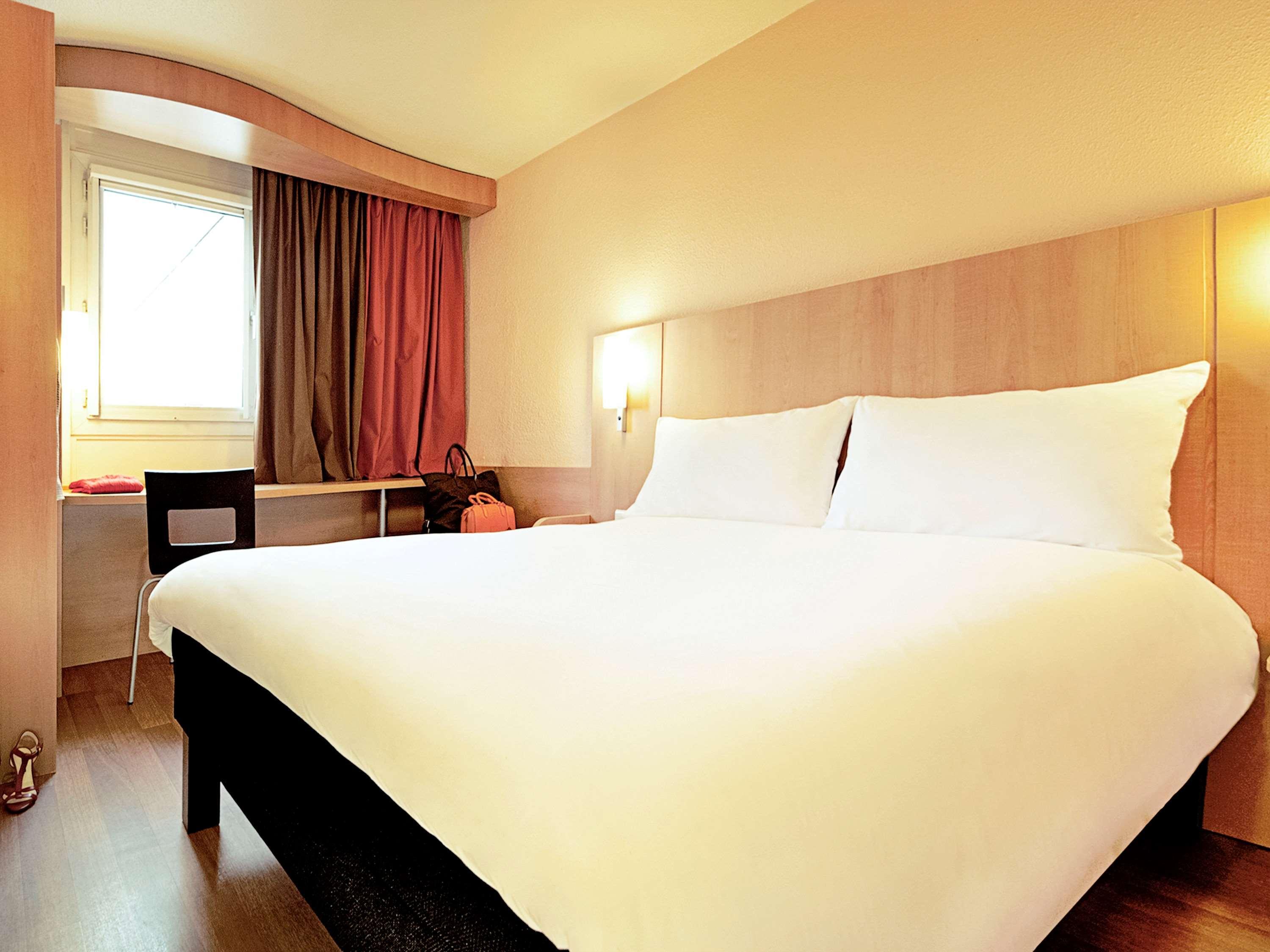 Hotel Ibis Évry-Courcouronnes Esterno foto