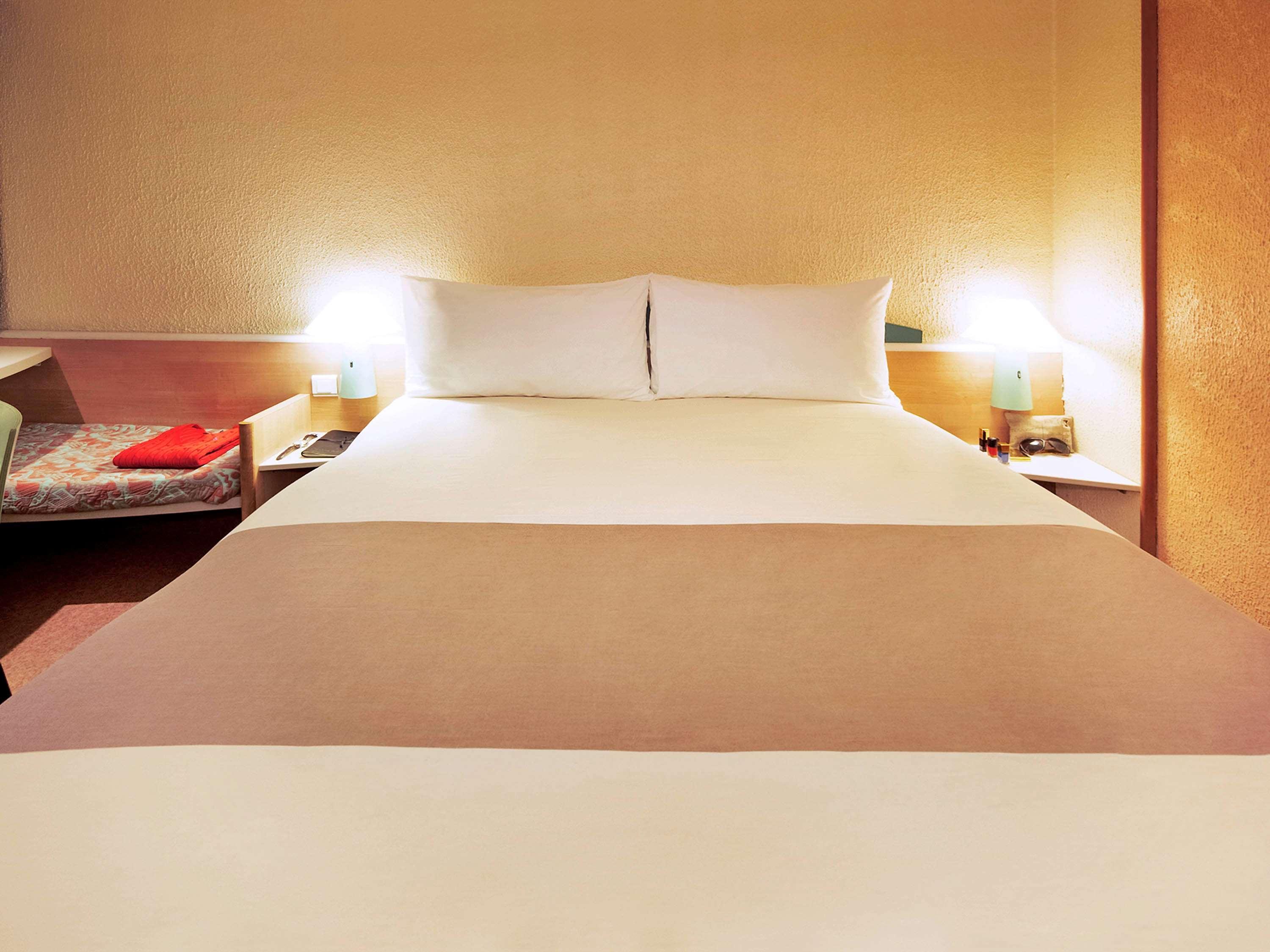 Hotel Ibis Évry-Courcouronnes Esterno foto