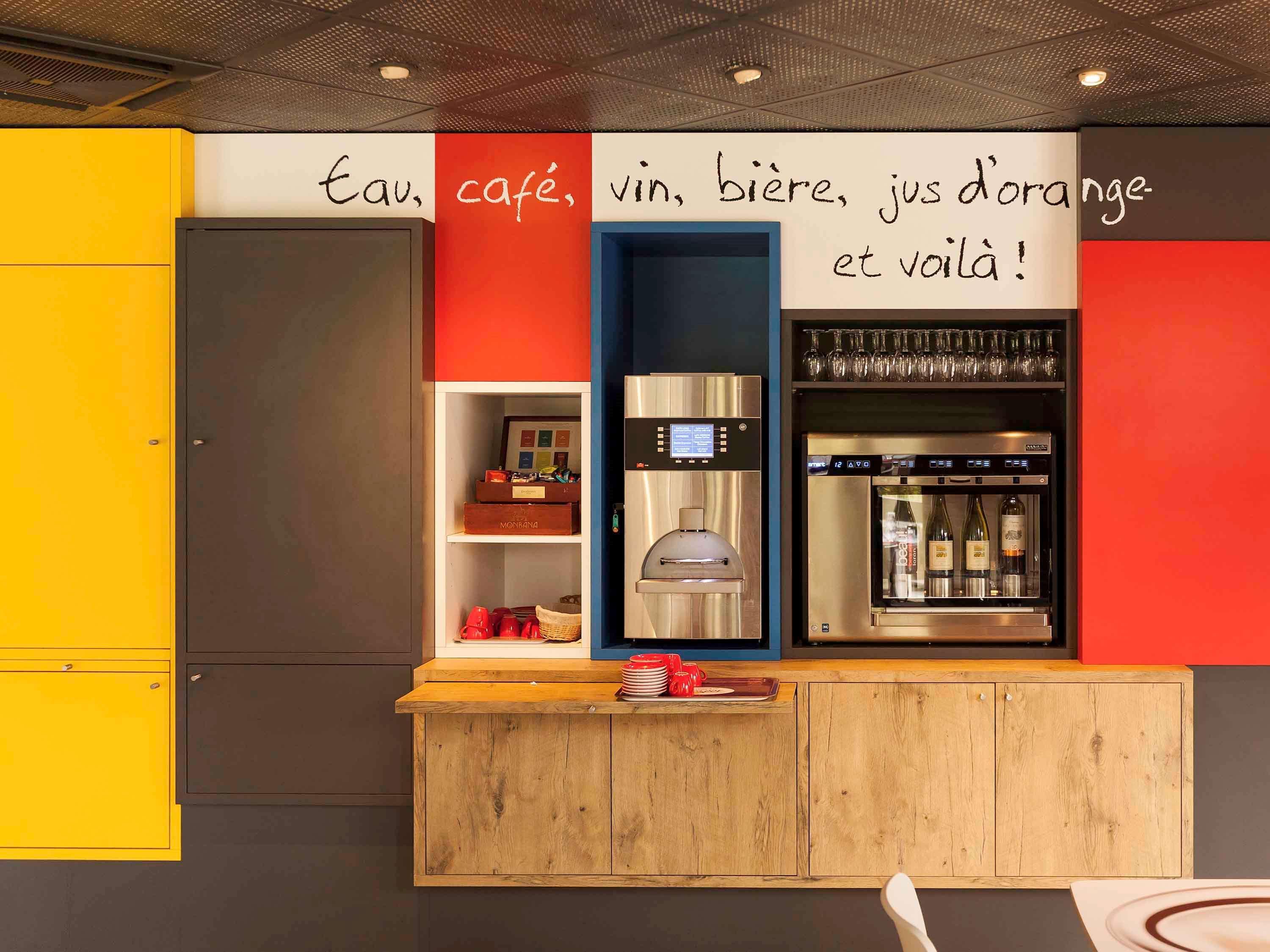 Hotel Ibis Évry-Courcouronnes Esterno foto