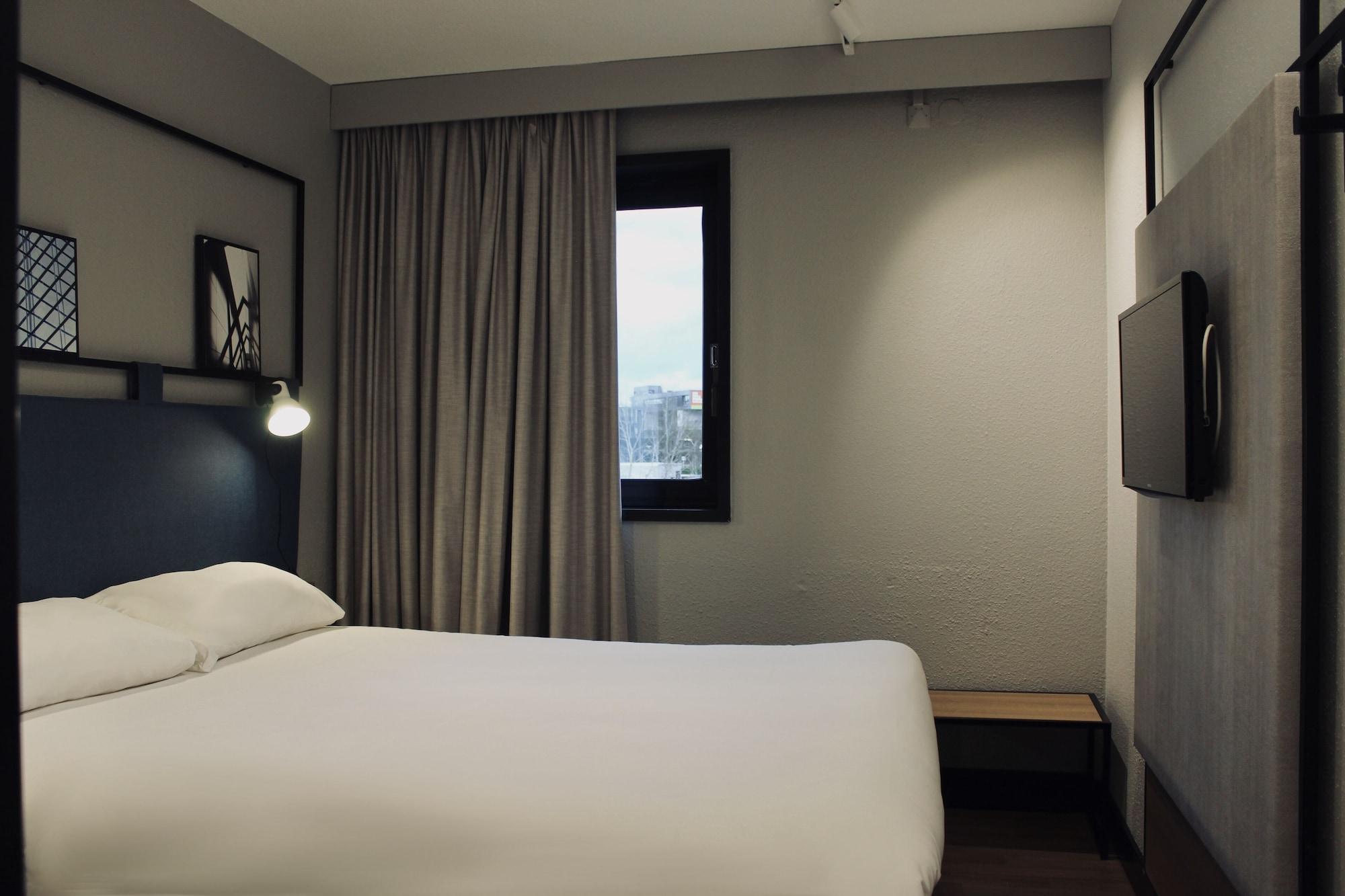 Hotel Ibis Évry-Courcouronnes Esterno foto