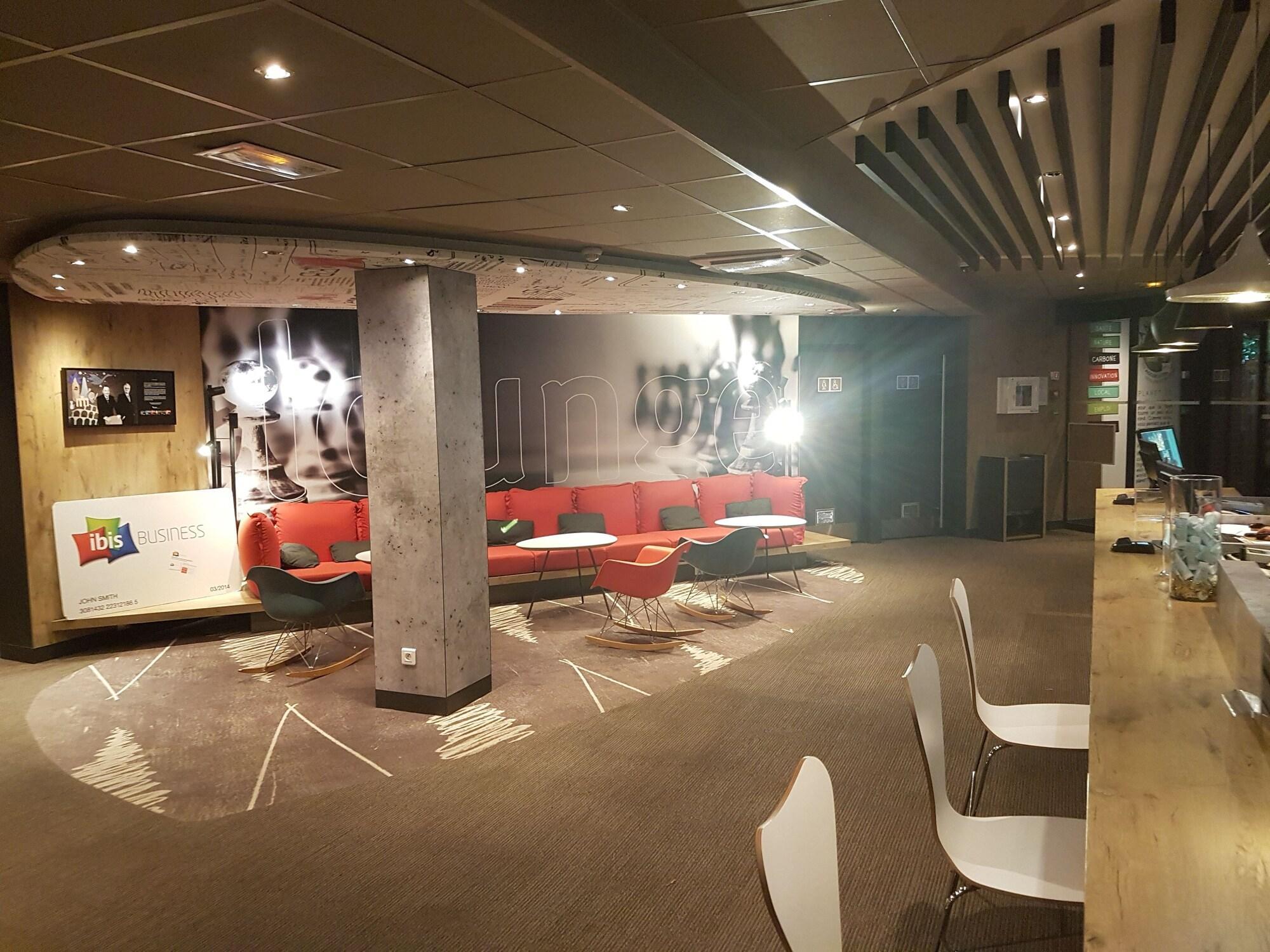 Hotel Ibis Évry-Courcouronnes Esterno foto