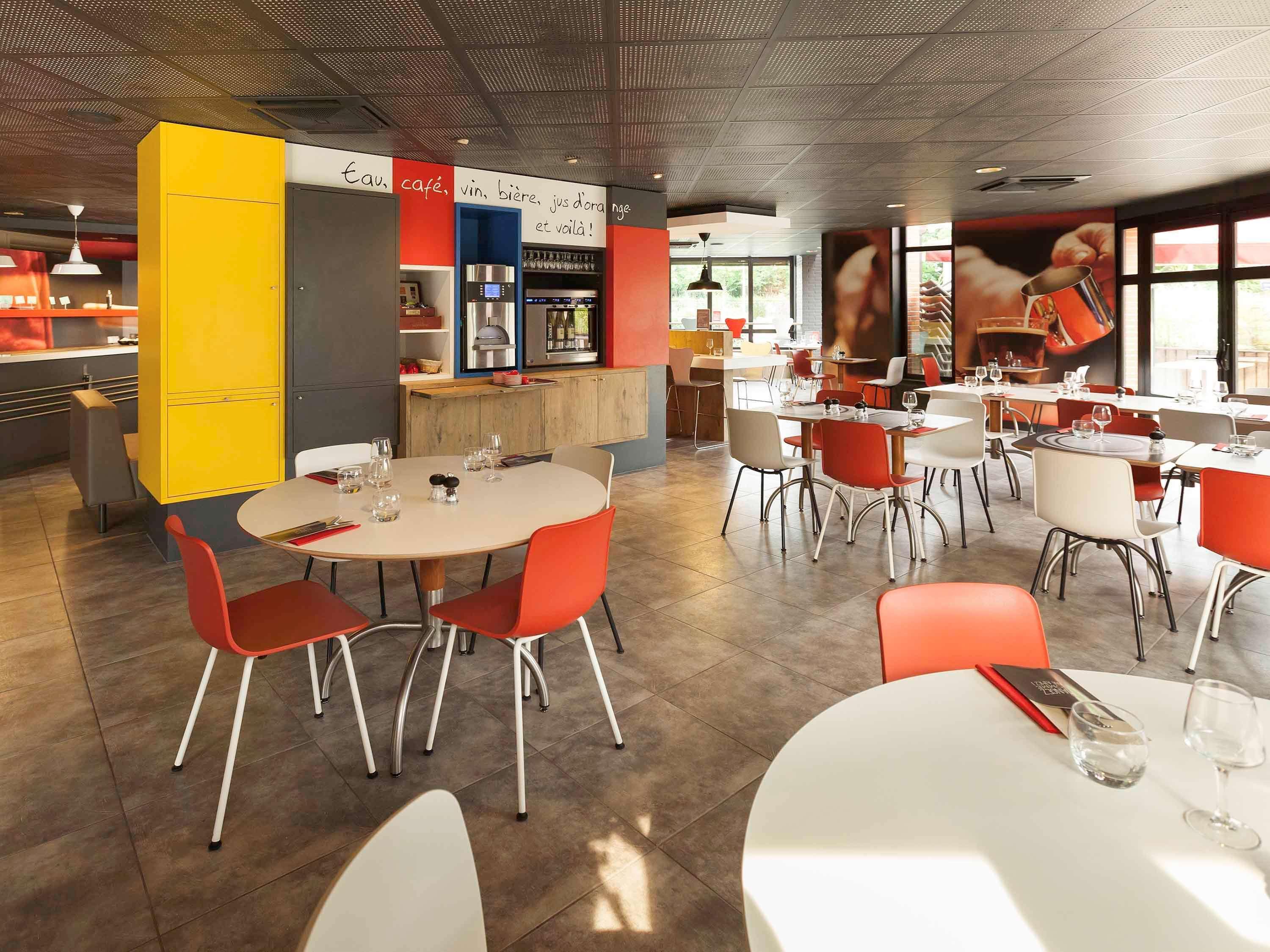 Hotel Ibis Évry-Courcouronnes Esterno foto