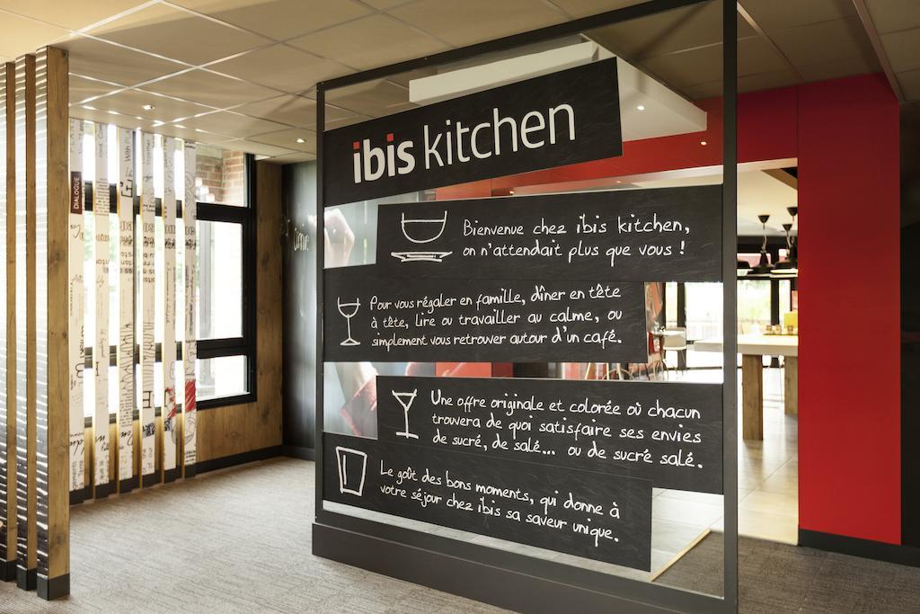 Hotel Ibis Évry-Courcouronnes Esterno foto