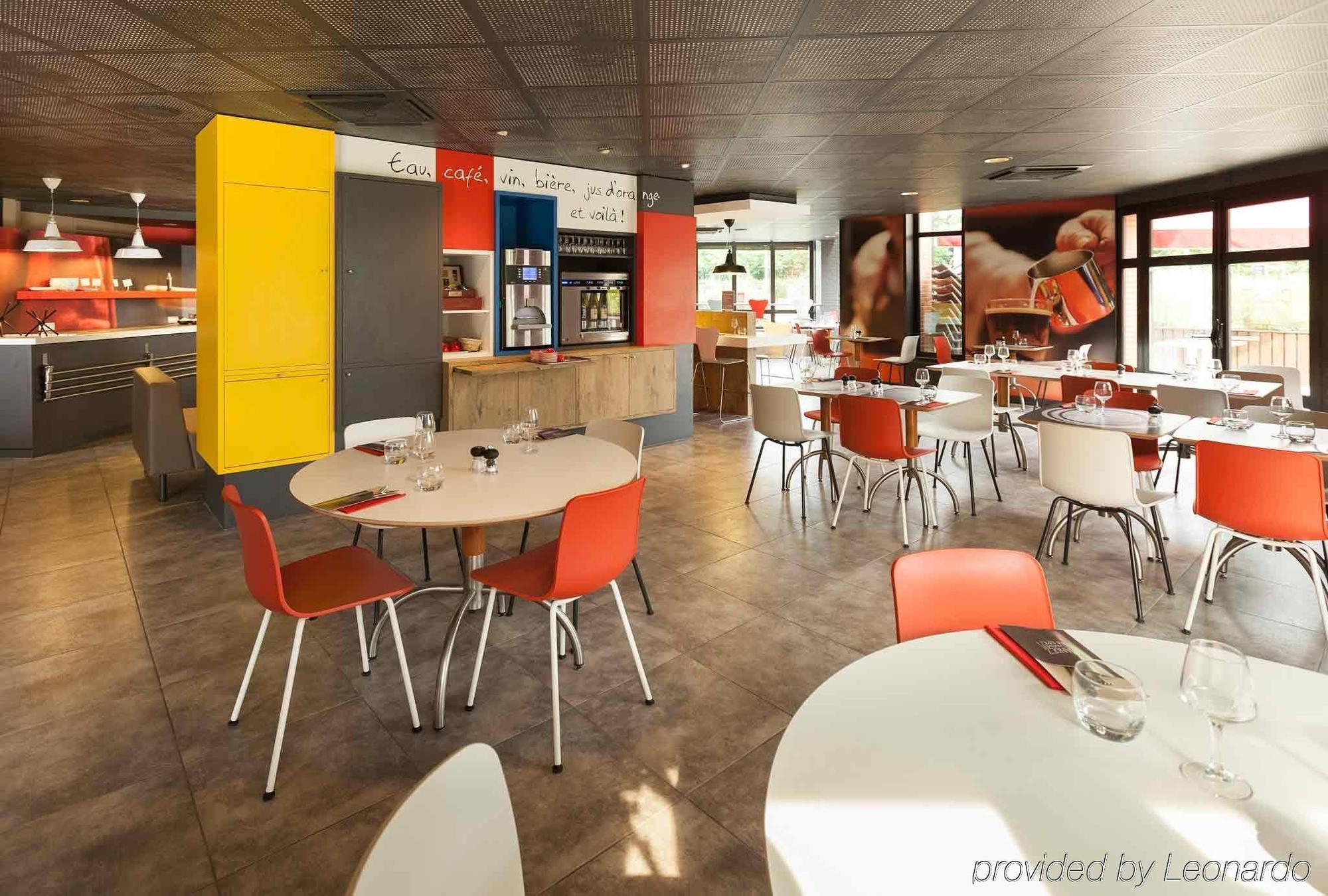 Hotel Ibis Évry-Courcouronnes Esterno foto