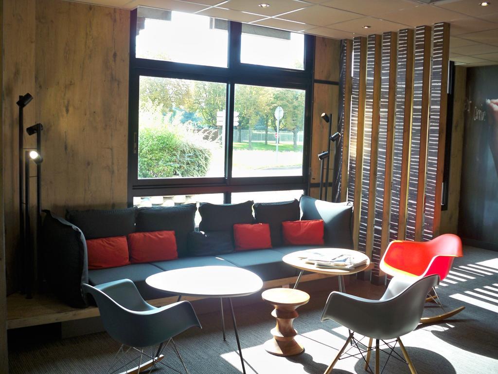 Hotel Ibis Évry-Courcouronnes Esterno foto